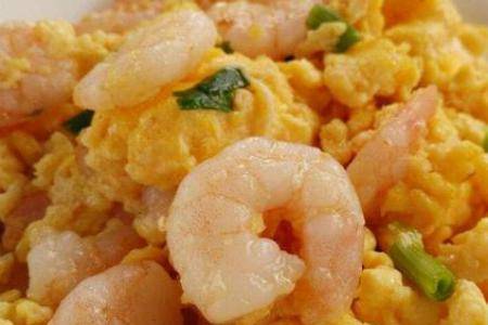 绅士都想吃肉肉!《终末后宫》漫画销量破100万册‘英亚官方网站’(图1) 英亚官网